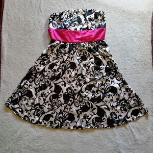 Forever 21 Strapless Mini Dress Junior's Size Small Black White Pink